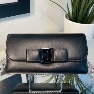 Salvatore Ferragamo 2 Tone Smooth Leather Vara Bow Wallet